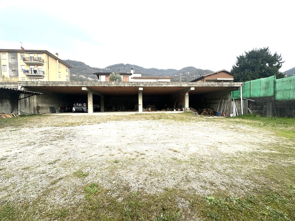 BOX PER CAMPER/AUTO - MAGAZZINI DI 43 MQ A CALOLZIO Sala