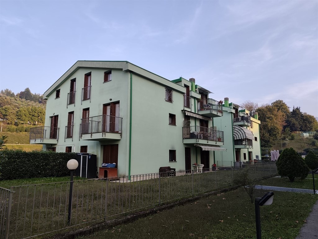 TRILOCALE MANSARDATO CON BOX A CISANO BERGAMASCO